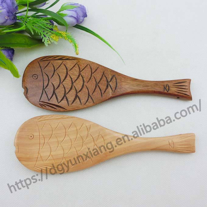 魚(yú)形木勺